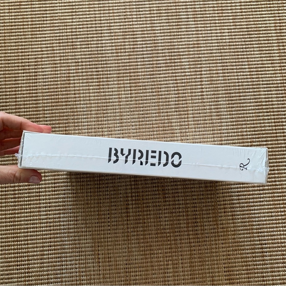 NWT Byredo A To Z Perfume Fragrance Coffee Table Book - Picture 2 of 7